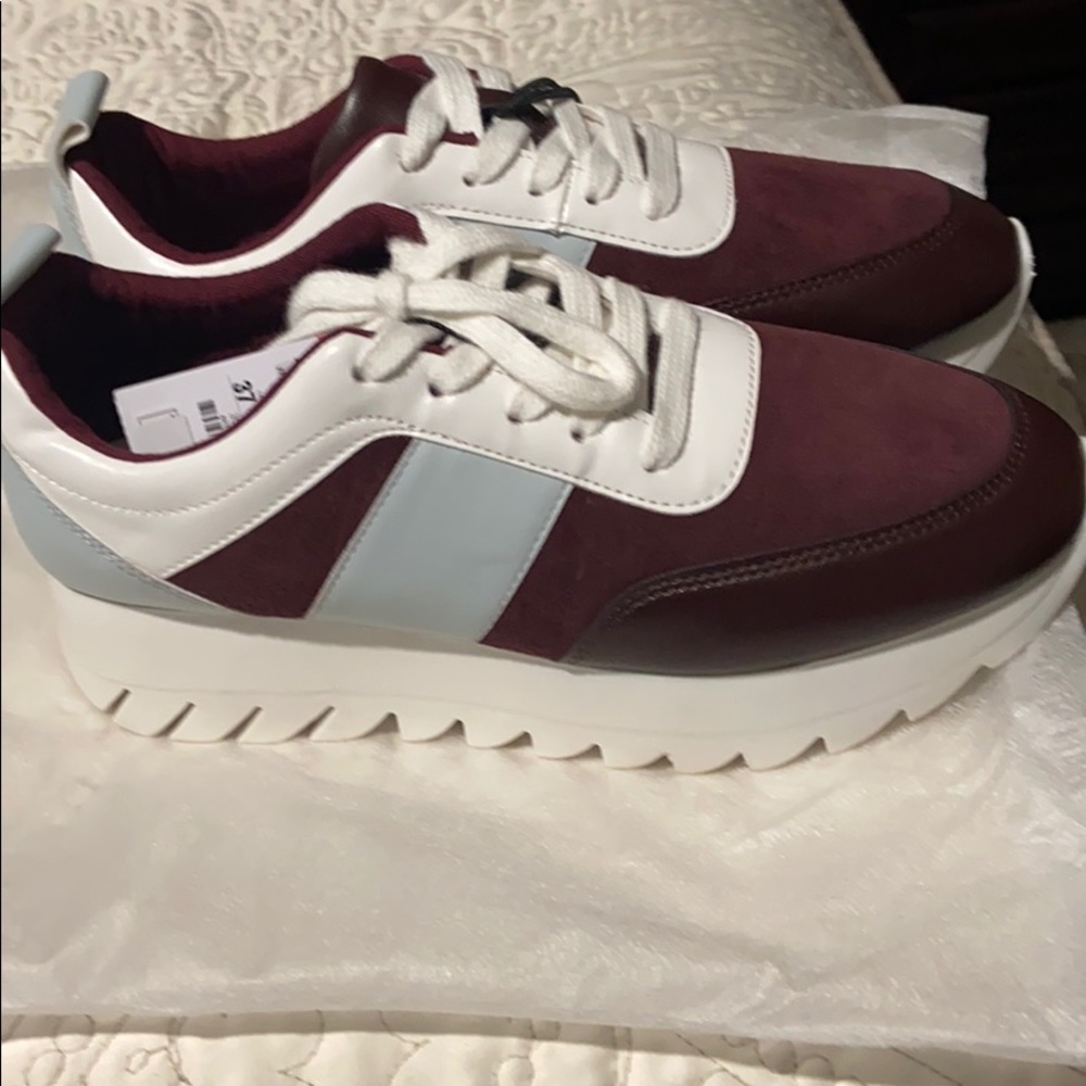 Sneakers